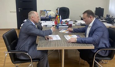 Велопробег, соревнования по силовому троеборью и футбольный турнир